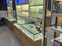 -光明眼镜·蔡司授权(徐泾店)