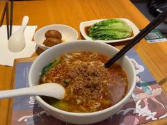 -呷佬·长沙手工米粉(金沙江路店)