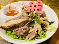 手抓羊肉-吉祥圣雪藏餐
