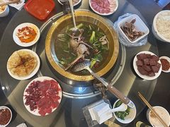 -周老三跷脚牛肉·全牛火锅(非遗传承店)