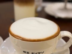 -Café Monson