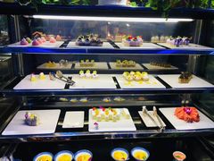 面包甜点陈列柜-乔哥铭洋海鲜自助(皇城恒隆广场店)