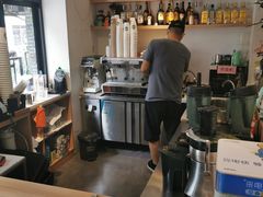 -WOW coffee
