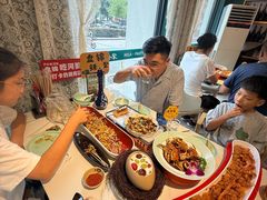 -嗨辣小聚·盘锦河蟹·海鲜烧烤龙虾(盘锦十年好店)