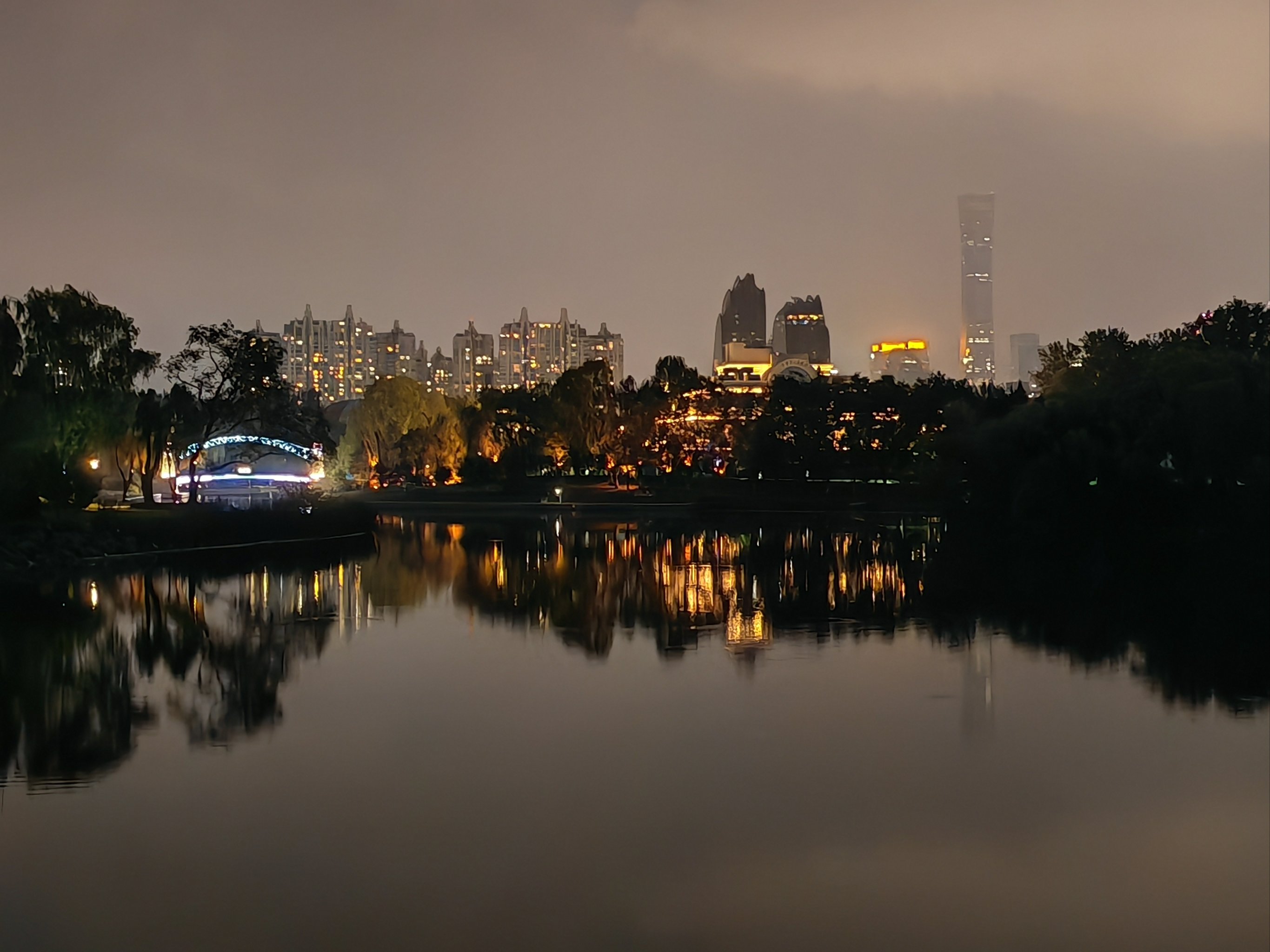 北京朝阳公园夜景图片