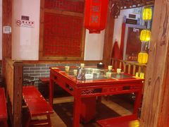 -宽板凳老灶火锅(台湾街店)