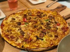 幸会饭堂荤香薄底披萨-幸薈飯堂