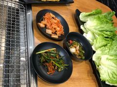 -肉甲韩国木炭烤肉(新壹街1店)