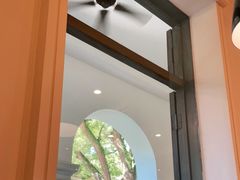 靠窗位-星巴克臻选(广州沙面店)