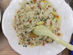 -江城燕子大排档(江汉路步行街店)