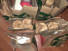 -星巴克(上海虹桥新天地二店)
