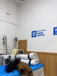 -靓芙泉专研痘痘肌