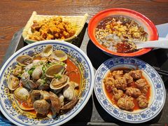 -爆炸头阿姨小四川正宗川味小吃(无任何分店)
