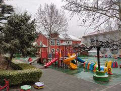 -红黄蓝幼儿园(颐东苑店)