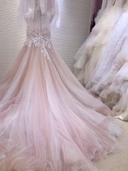 -Flora婚纱礼服定制租赁店