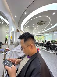 -MOVAN  HAIR莫凡匠人发型屋