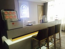 -海豚湾高端月子会所(黄浦店)