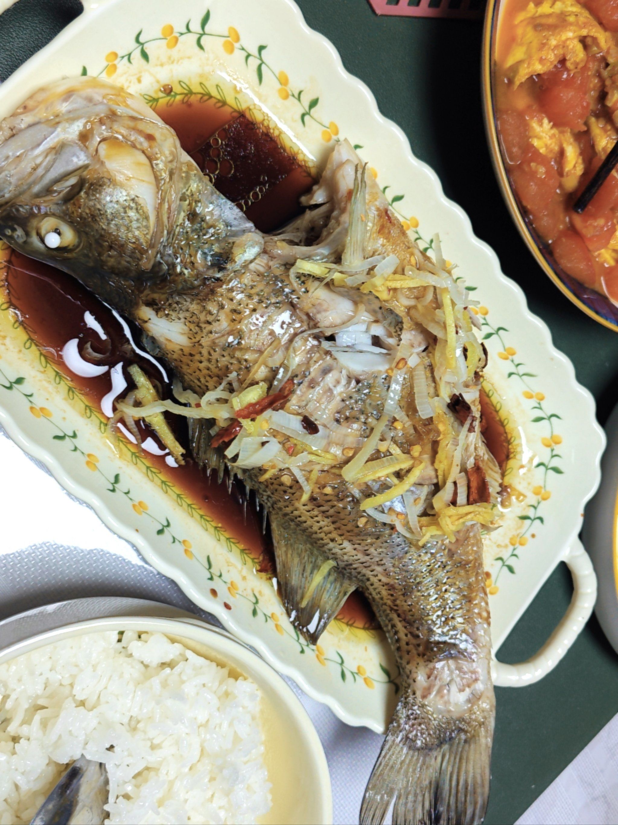 清蒸鱼的午餐时光