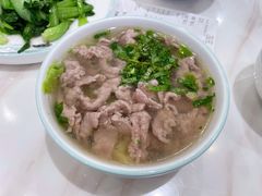 奔跑牛肉汤-犇逸·乐山跷脚牛肉·四川现炒(览海店)