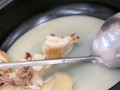 浓汤鸡包翅-华峰食馆(氹仔店)