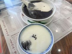 -周大娘牛乳(旧寨古村总店)