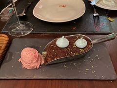 -恰餐厅及酒吧 CHAR Bar & Grill (北京丽都皇冠假日店)