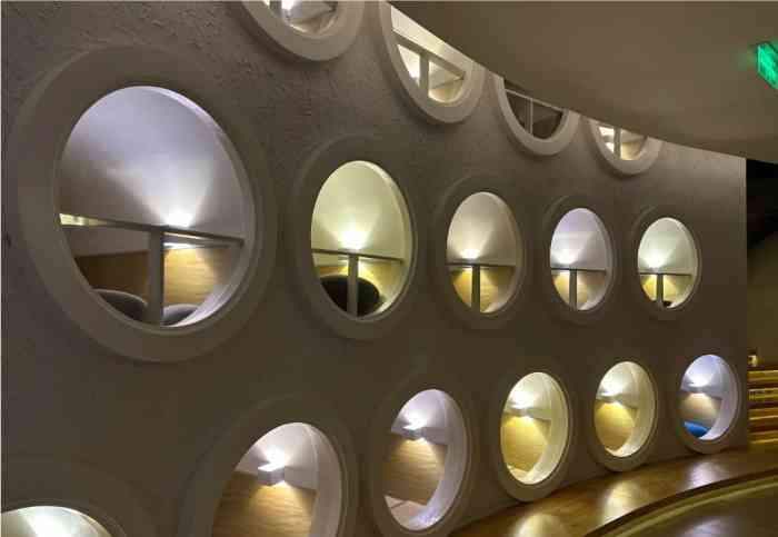 汤悦温泉汗蒸馆(拱北店)-"人均:我们四个女生过夜加打麻将还有吃饭买.