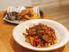 辣汁香肠宽面-A30 BISTRO