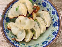 韭菜猪肉煎饺-无名氏宵夜小摊(祝家三姐妹馄饨店)