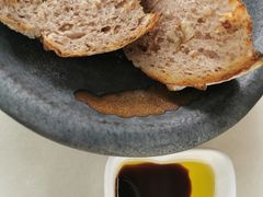 餐前面包-Erman岩烧牛排(虹桥南丰城店)