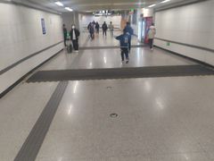 -体育场(地铁站)