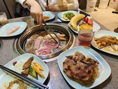 -金滏山烤肉·海鲜·火锅自助餐厅(襄阳万达店)
