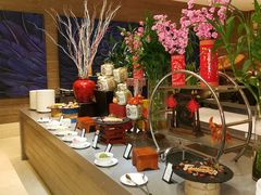 自助取餐区-海口绿发希尔顿酒店-田园汇自助餐·三文鱼·海鲜