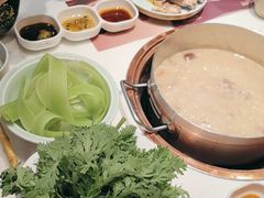 -洪氏嗨捞·猪肚鸡火锅(阳光天地店)