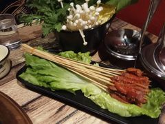 -虾弄弄海派小龙虾·牛羊蝎子火锅