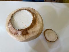 -志龙皇冠吃货椰子铺