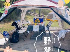 -田园东方蜜桃村的田野营地