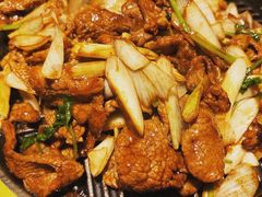 铁板炙烤坝上羊-那家小馆•北京菜•烤鸭(香山店)