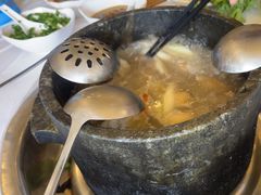-鲁朗纳麦石锅鸡庄园