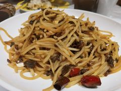 -渝信川菜 · 川味家常菜(财富购物中心店)