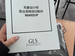 -金夫人化妆摄影职业培训学校