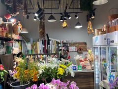 -何兮花店·气球派对鲜花店(马桥银春路万科城店)