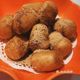 河海鲜都很棒，红糖糍粑吃起来糯糯的，一口一个