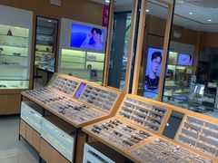 -光明眼镜·蔡司授权(徐泾店)