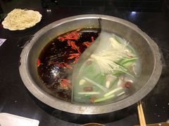宽板凳菌汤鸳鸯锅-宽板凳老灶火锅(南礼士路店)