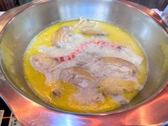 -鲜入围煮花胶鸡海鲜火锅
