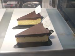 -彳亍咖啡·这里(水湾路店)