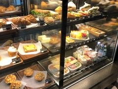 面包甜点陈列柜-星巴克(兰桂坊店)
