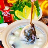 现捞现吃的鲜美活鱼，真是鲜到停不了口 