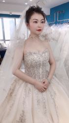 -莫小姐婚纱